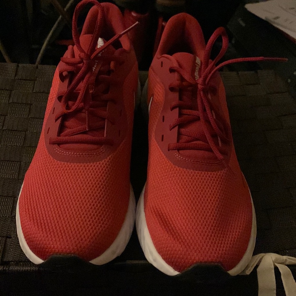 Nike Revolution 5